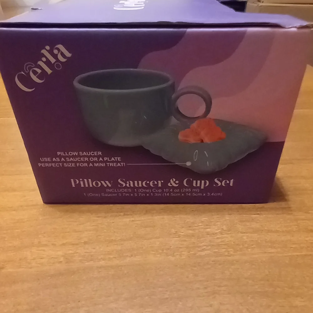 Pillow Saucer & Cup Set - Green